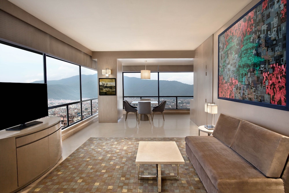 Club Suite, 1 Bedroom - Photo 2