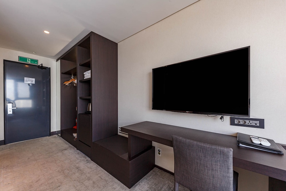 Family Double Room (Hollywood bed) - Photo 5