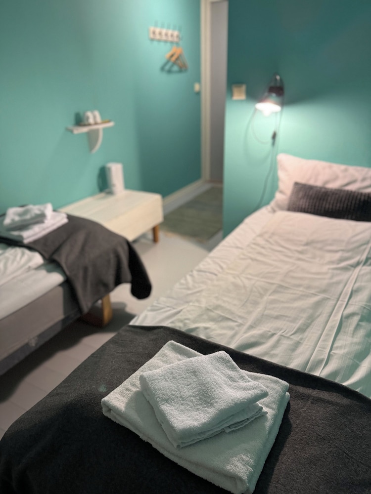 Economy Double Room, 2 Twin Beds, Canal View (201) photo 3