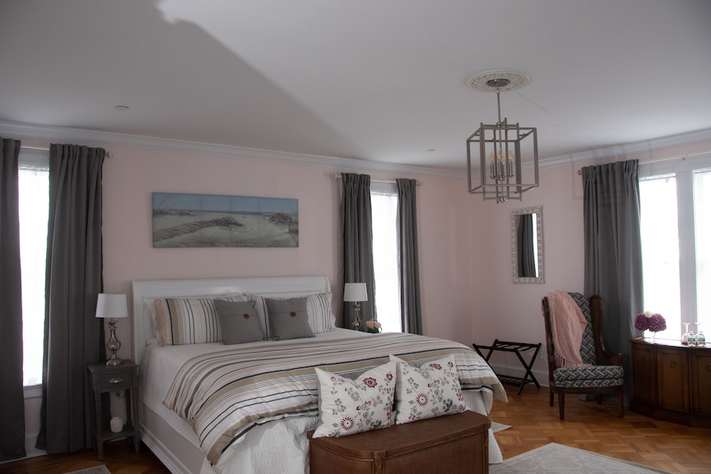 Luxury Suite, 1 King Bed with Sofa bed (Seaborn ) photo 1