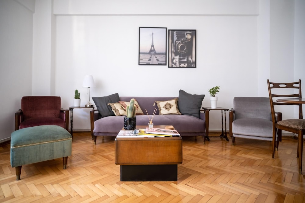 Apartment photo 2