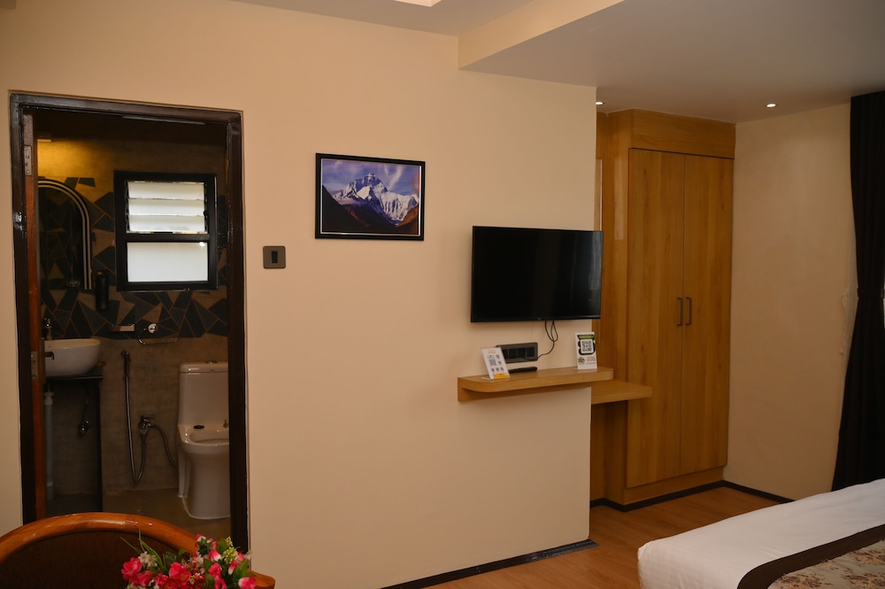 Deluxe Double Room, City View