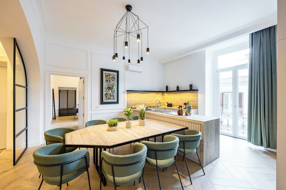 Apartment (3 Bedrooms)