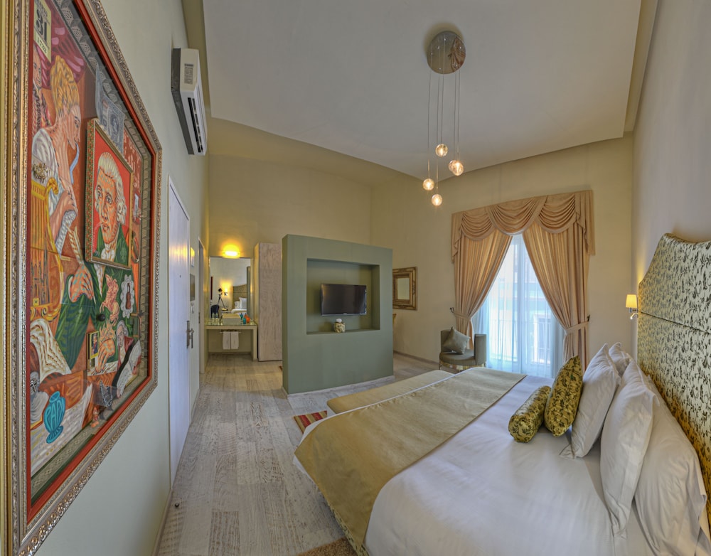 Junior Suite, 1 King Bed photo 2