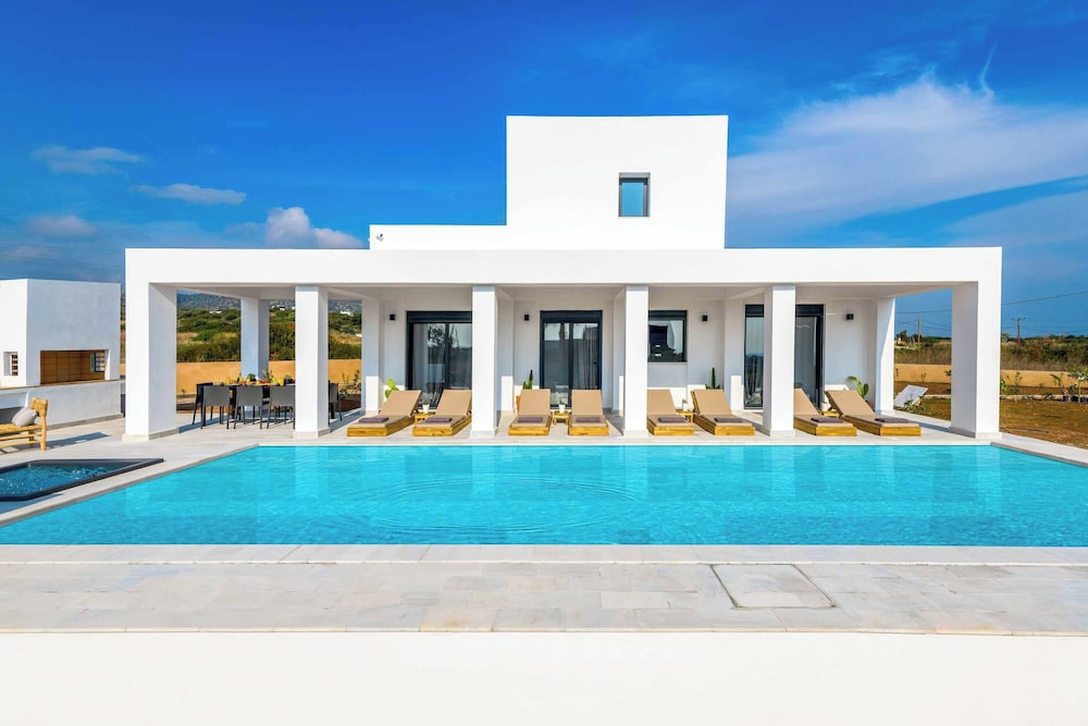 Villa (4 Bedrooms)