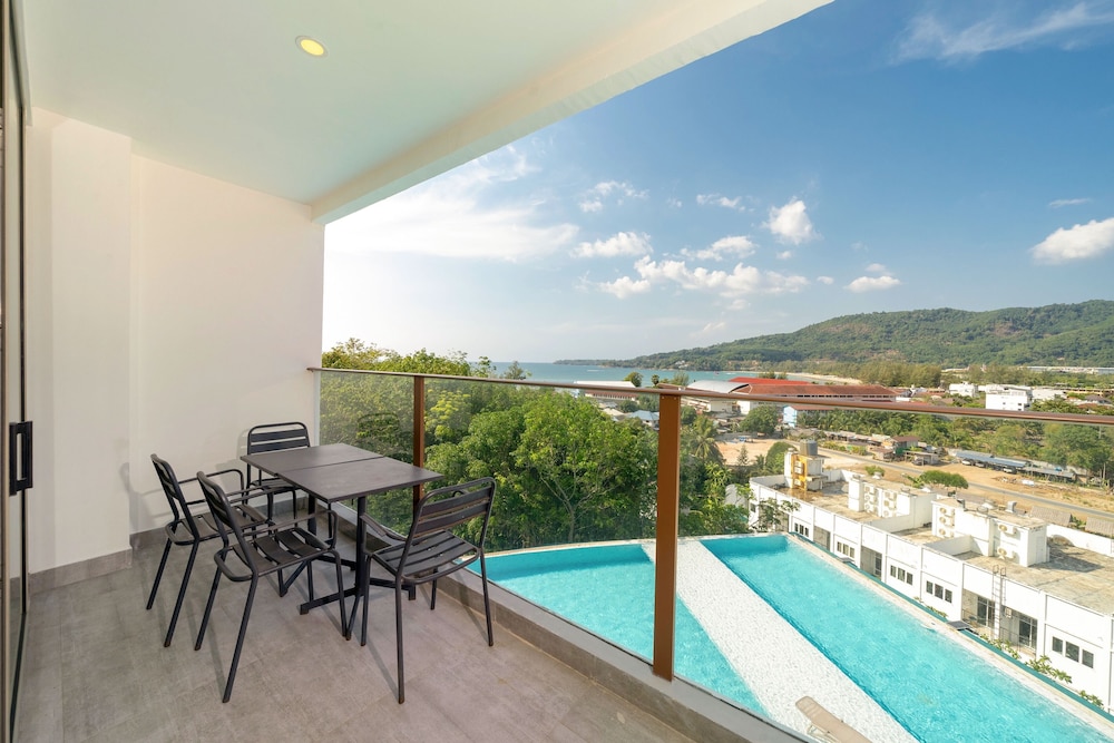 Premium Apartment, 2 Bedrooms, Balcony, Partial Sea View photo 2
