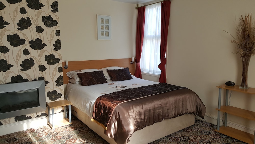 Flat 6 (Second Floor)