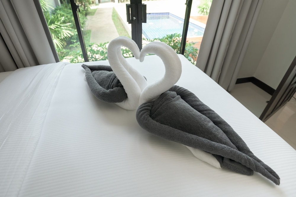 Deluxe Villa, 3 Bedrooms, Pool View