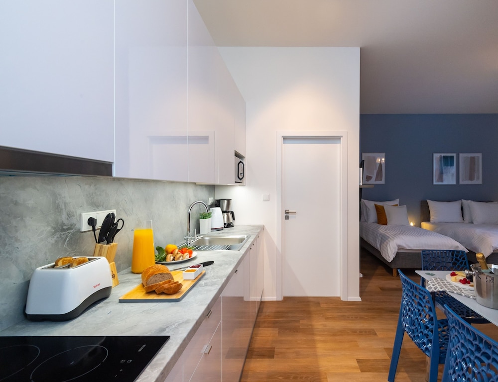 Junior Apartment, Multiple Beds thumbnail 5