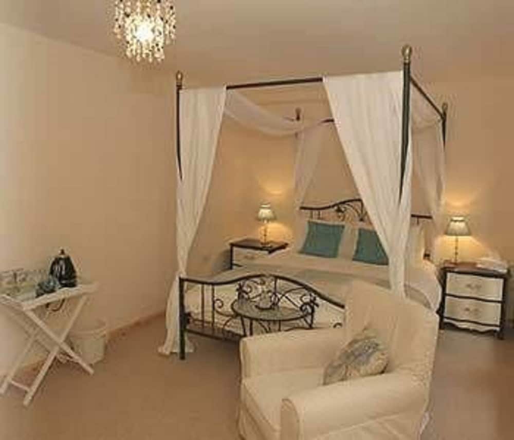 Comfort Double Room (Four Poster Bed) photo 3