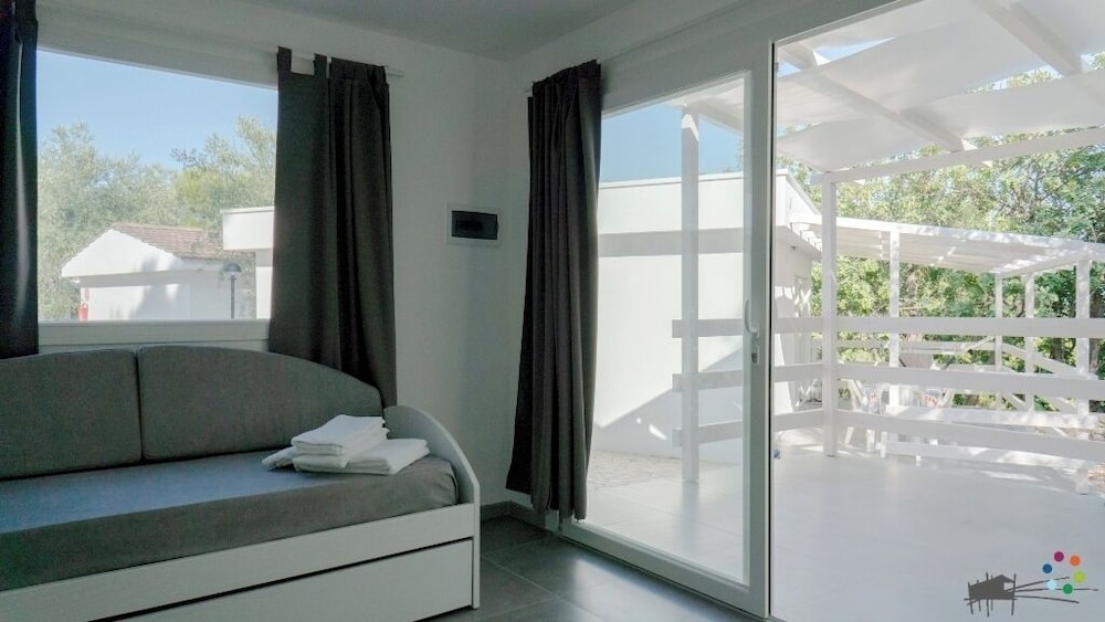 Family Bungalow, 1 Bedroom, Mountainside (Smeraldo)
