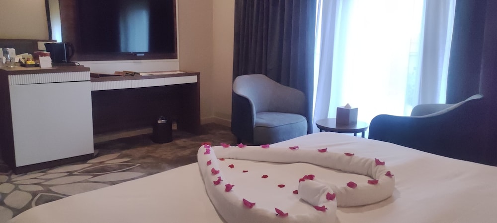 Executive Room, 1 King Bed, City View photo 2