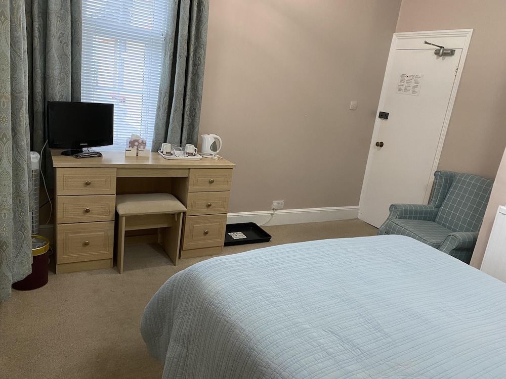 Classic Double Room, Ensuite, Garden View (Room 6) photo 2