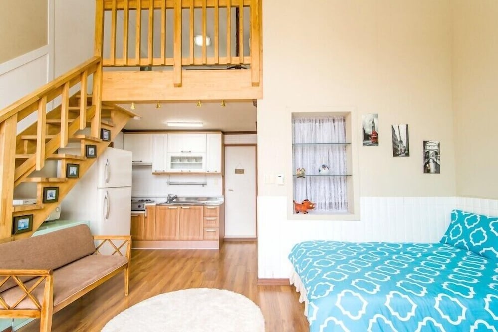 Room (Hyunny) photo 1
