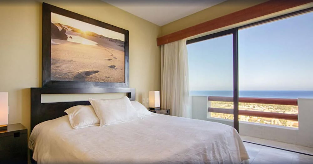 Luxury Penthouse, 2 Bedrooms, Jetted Tub, Sea View