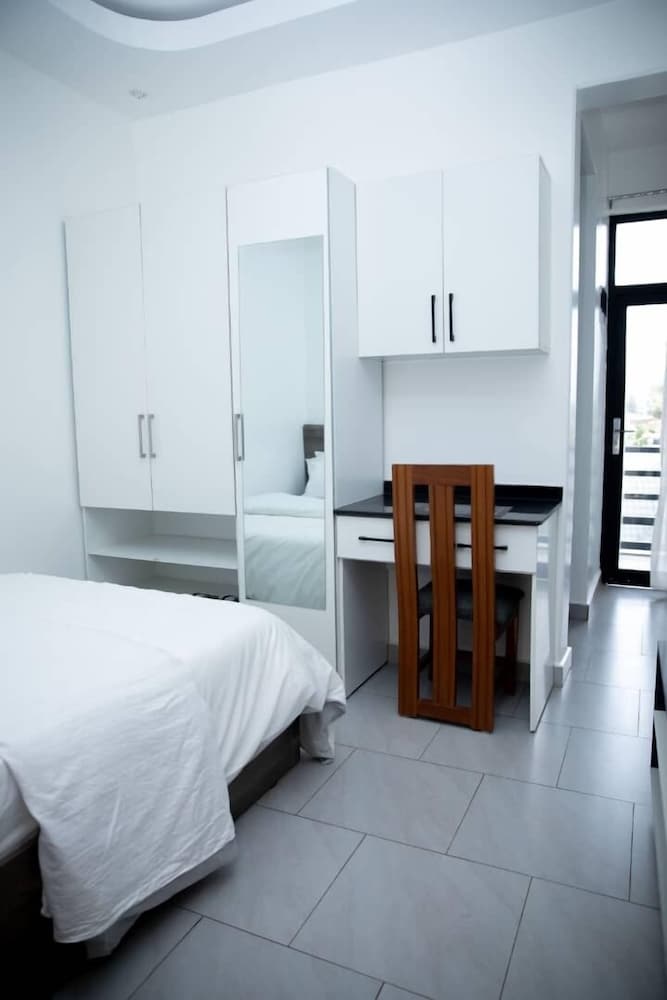 Elite Single Room, Balcony, City View photo 1