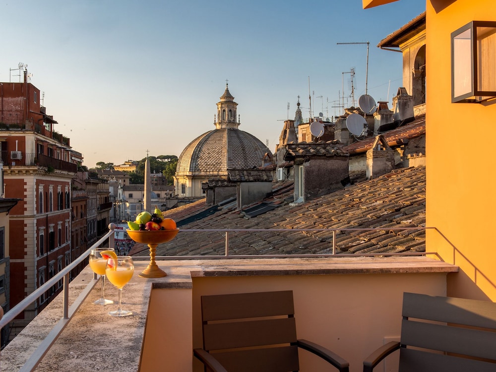 Superior Suite, 1 King Bed, Terrace, City View photo 1