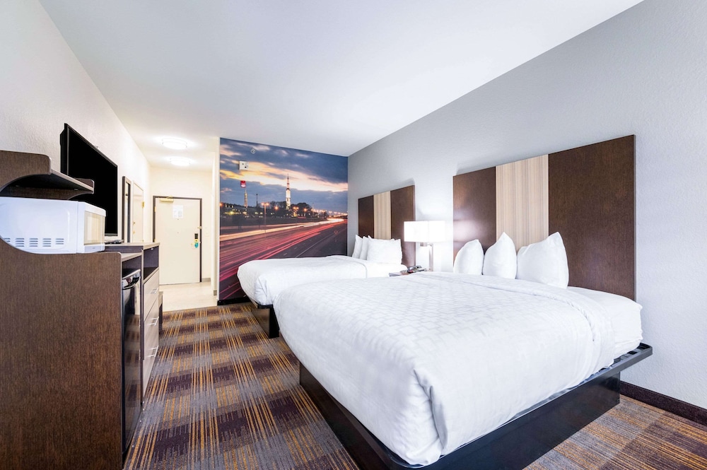 Room, 2 Queen Beds, Accessible, Non Smoking - Photo 3