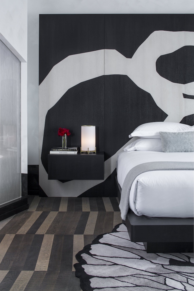 Penthouse, 1 King Bed (La Peer)