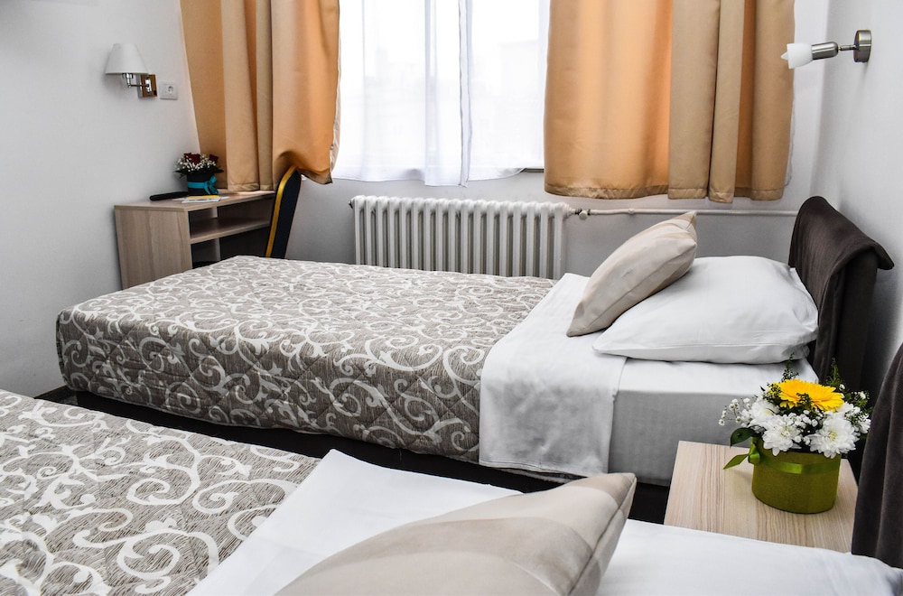 Superior Double or Twin Room - Photo 4