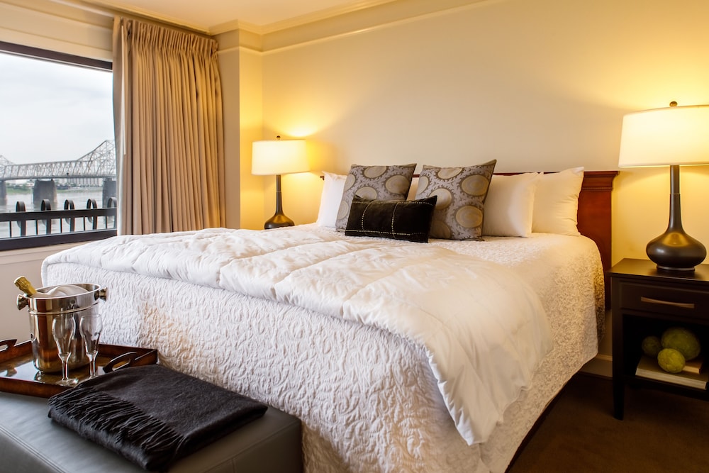 Suite, 2 Bedrooms, Non Smoking (East Twr, Waterview, 2 Queens, 1 King) - Photo 5