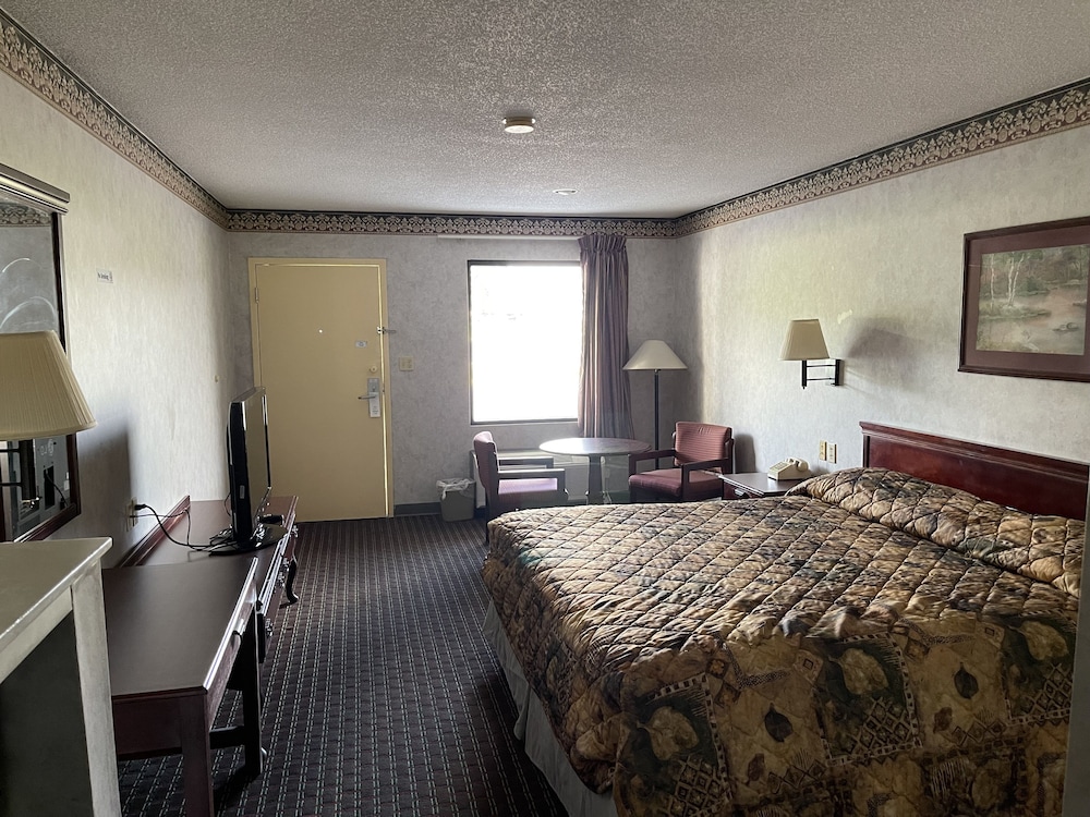 Standard Room, 1 King Bed, Smoking photo 1
