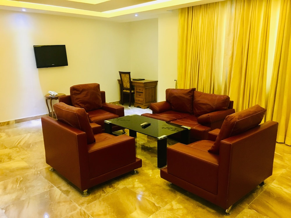 Executive Room - Photo 4