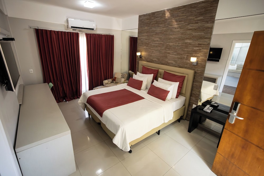 Deluxe Triple Room photo 2