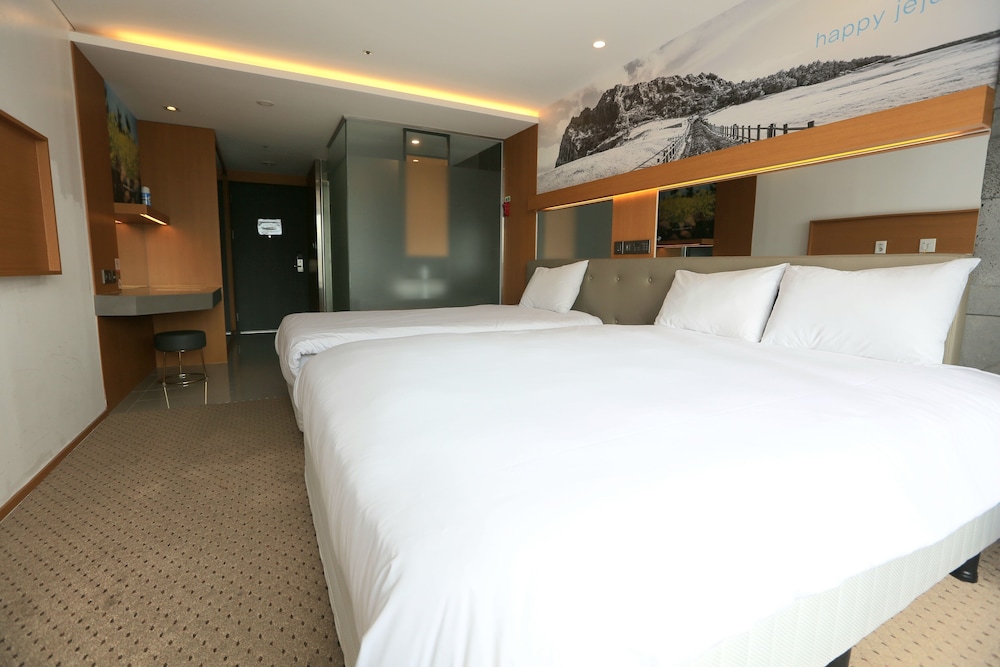 Deluxe Twin Room (for 3 people)