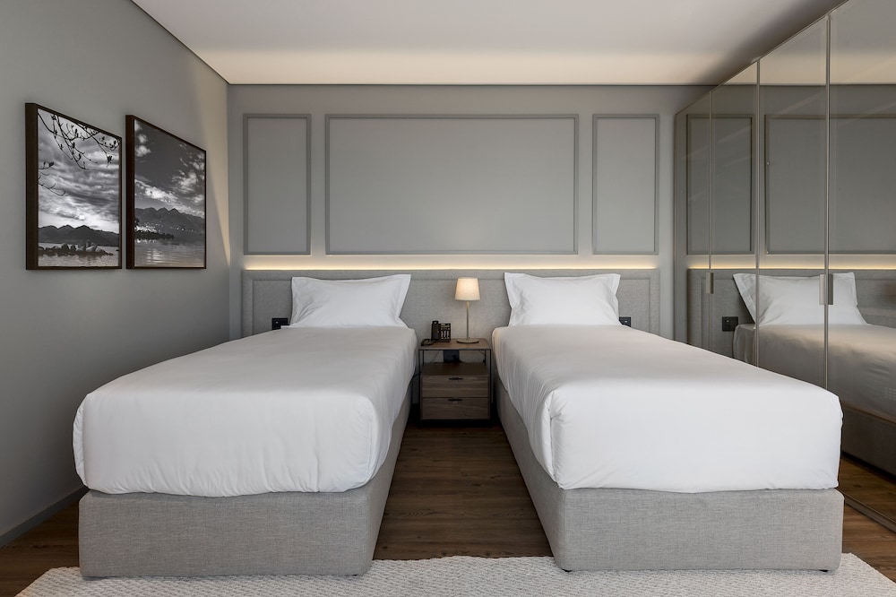 Superior Twin Room, Sea View - Photo 4