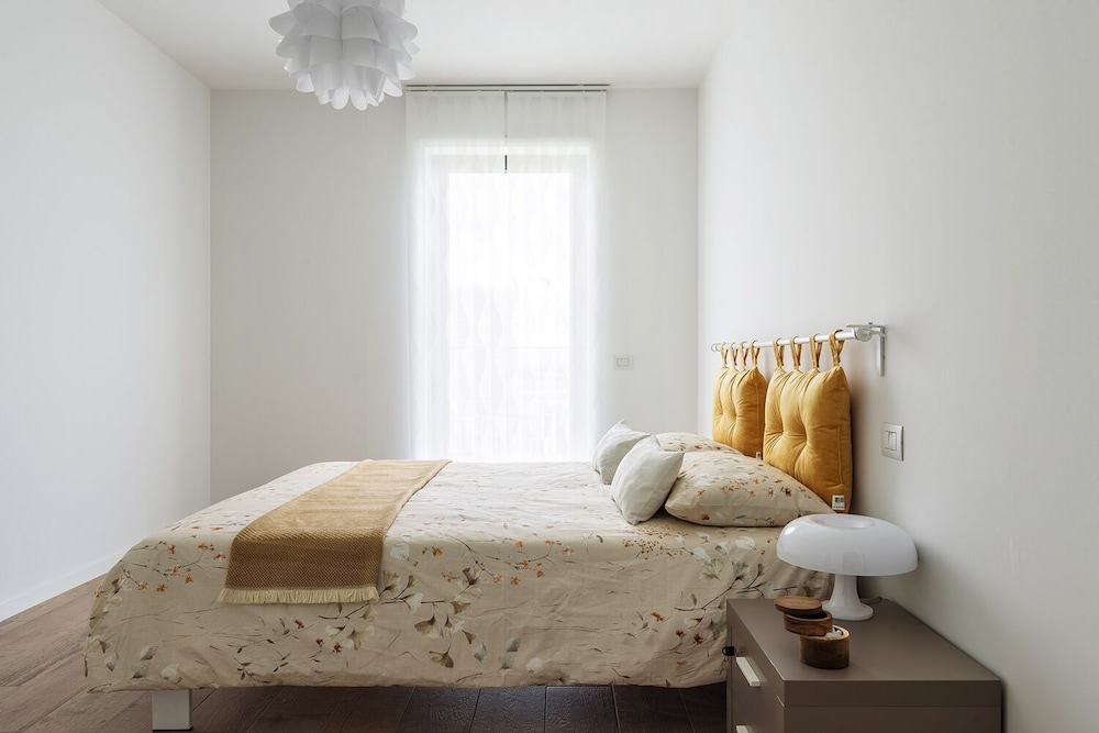 Apartment, Balcony