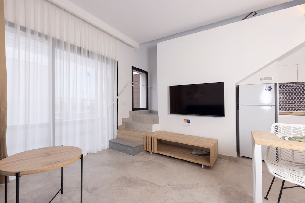 Superior Penthouse, Terrace (2 adults and 1 child) photo 3