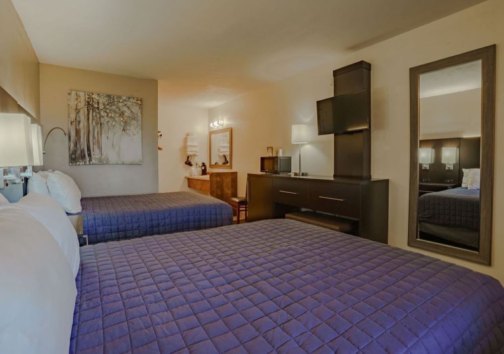 Standard Room, 2 Queen Beds photo 1