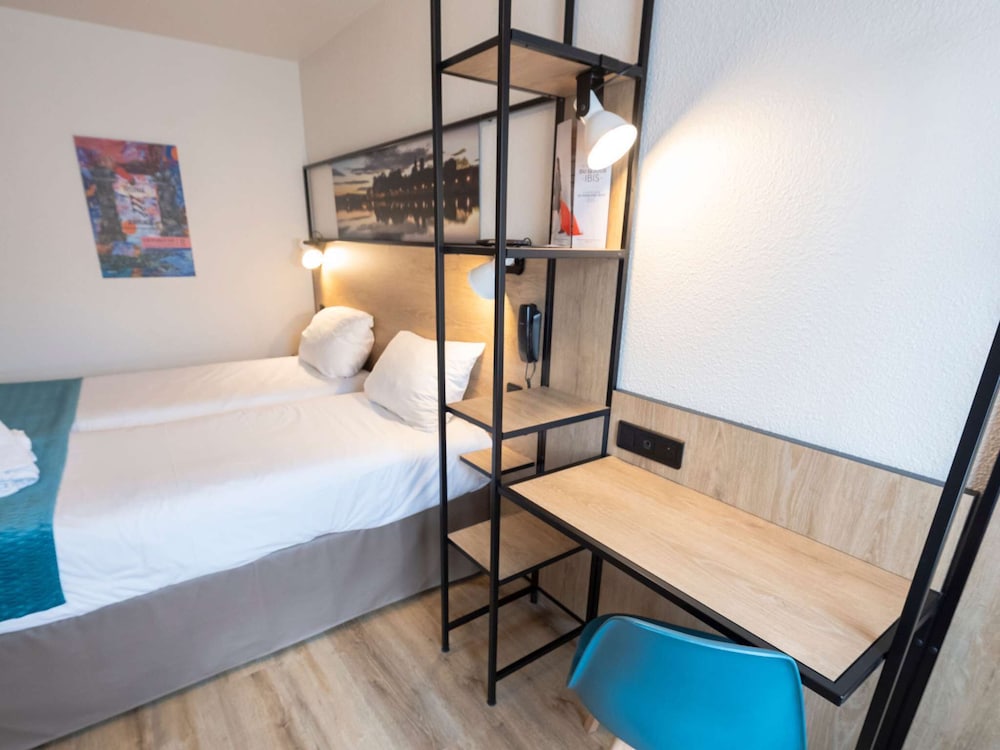 Standard Room, 2 Twin Beds photo 3