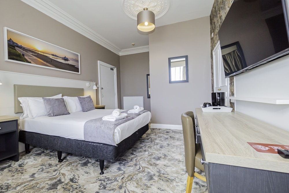Superior Double Room, Ensuite, Sea View photo 3