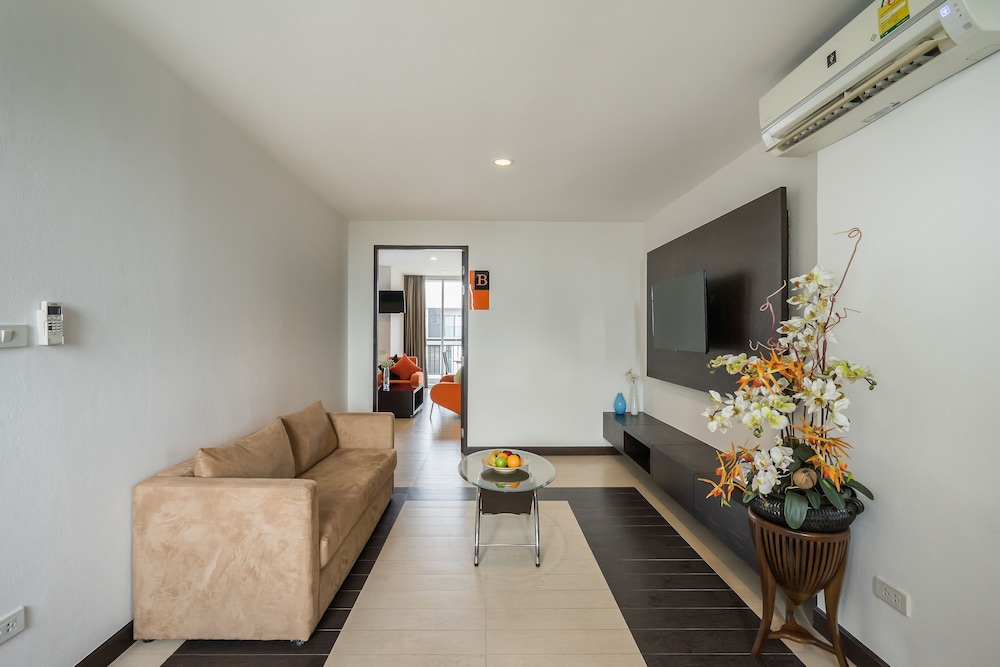 Grand Deluxe Family Room - Photo 4