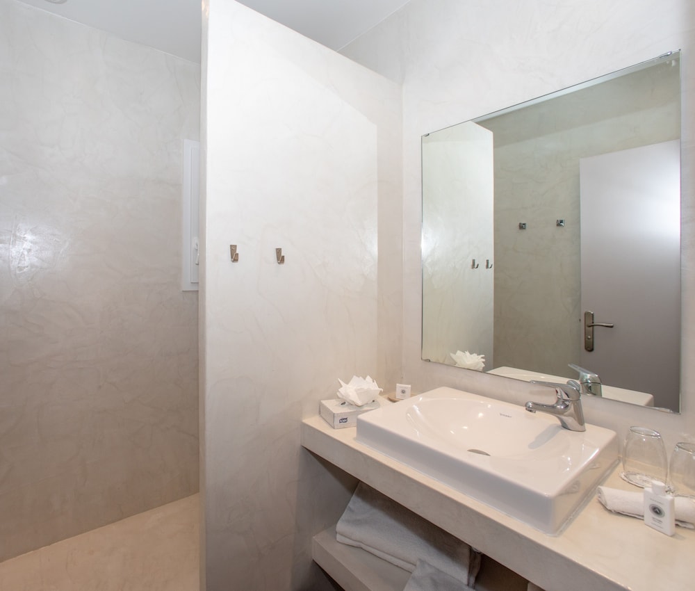 Classic Double Room - Photo 4