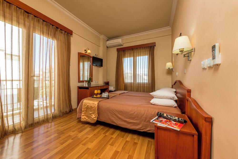 Twin Room - Photo 1