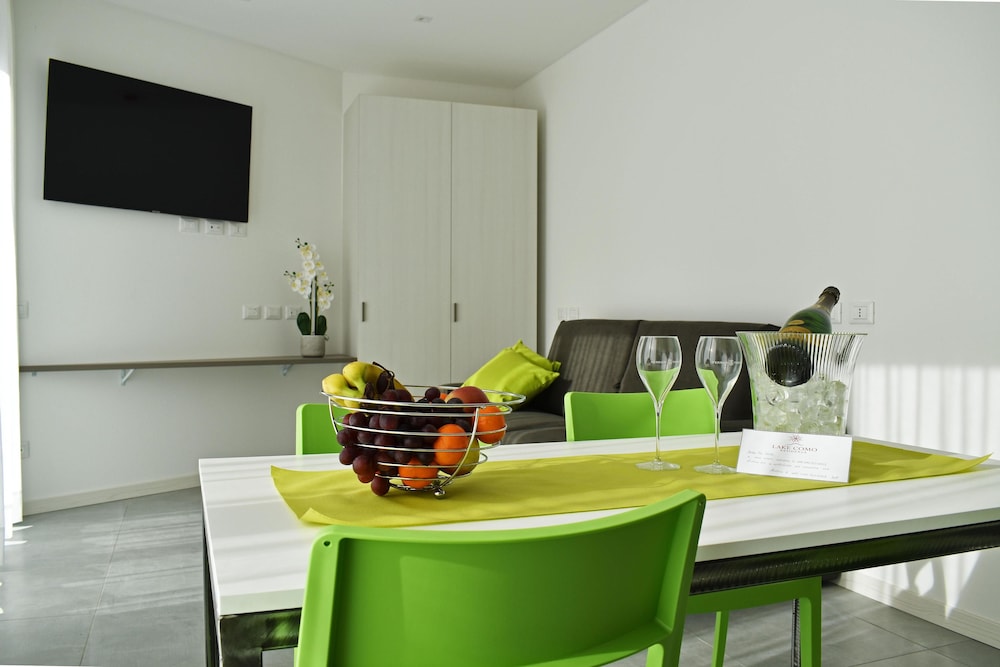 Basic Apartment, Pool View (Varenna) photo 2