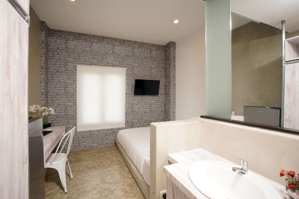 Deluxe Room - Photo 2