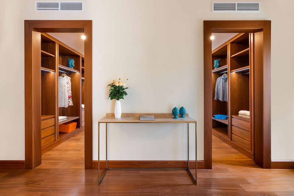 Premium Suite - Photo 8