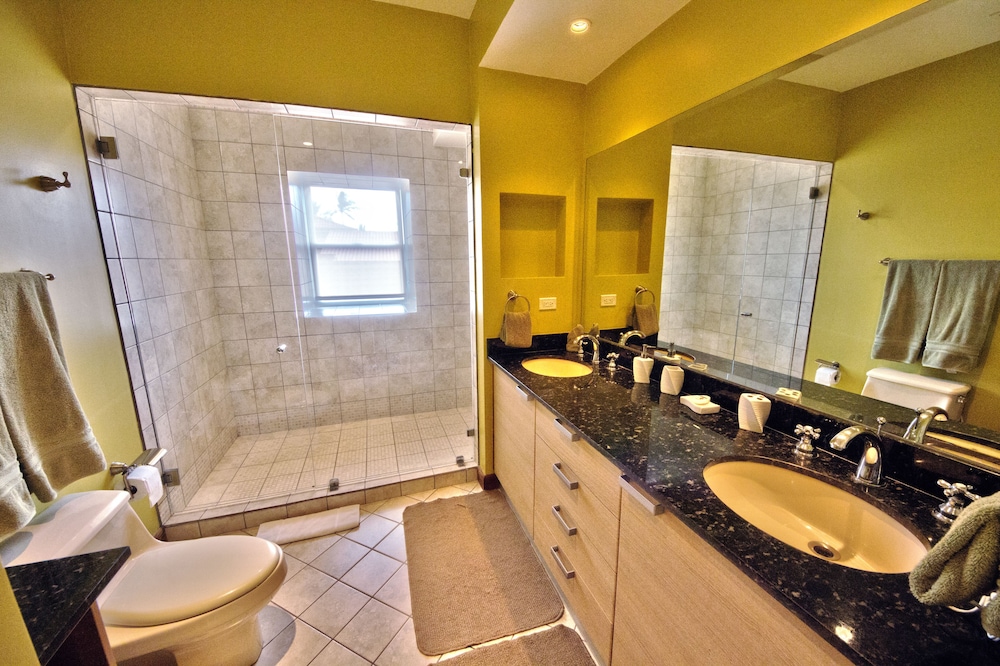 Deluxe Apartment, 3 Bedrooms, Resort View, Beachfront photo 2
