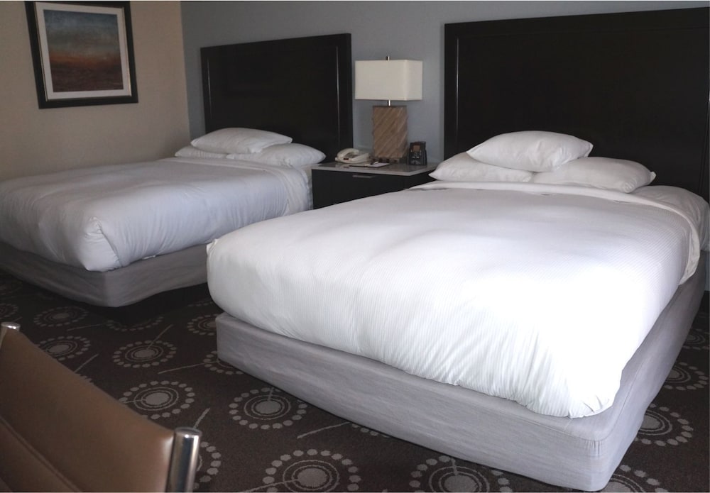 Room, 2 Queen Beds - Photo 3