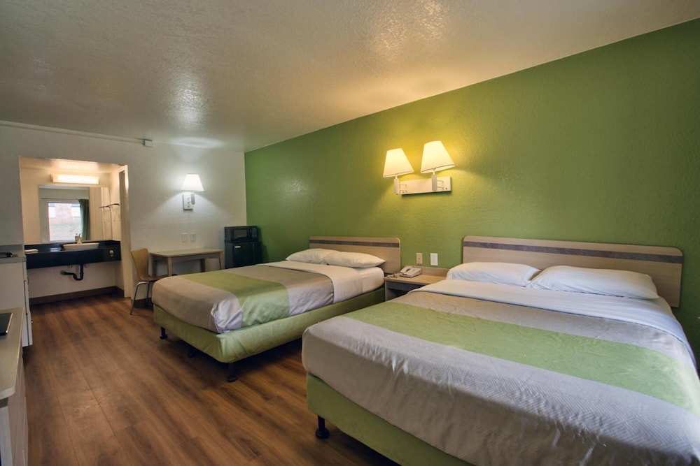 Deluxe Room, 2 Queen Beds, Non Smoking, Kitchenette photo 3