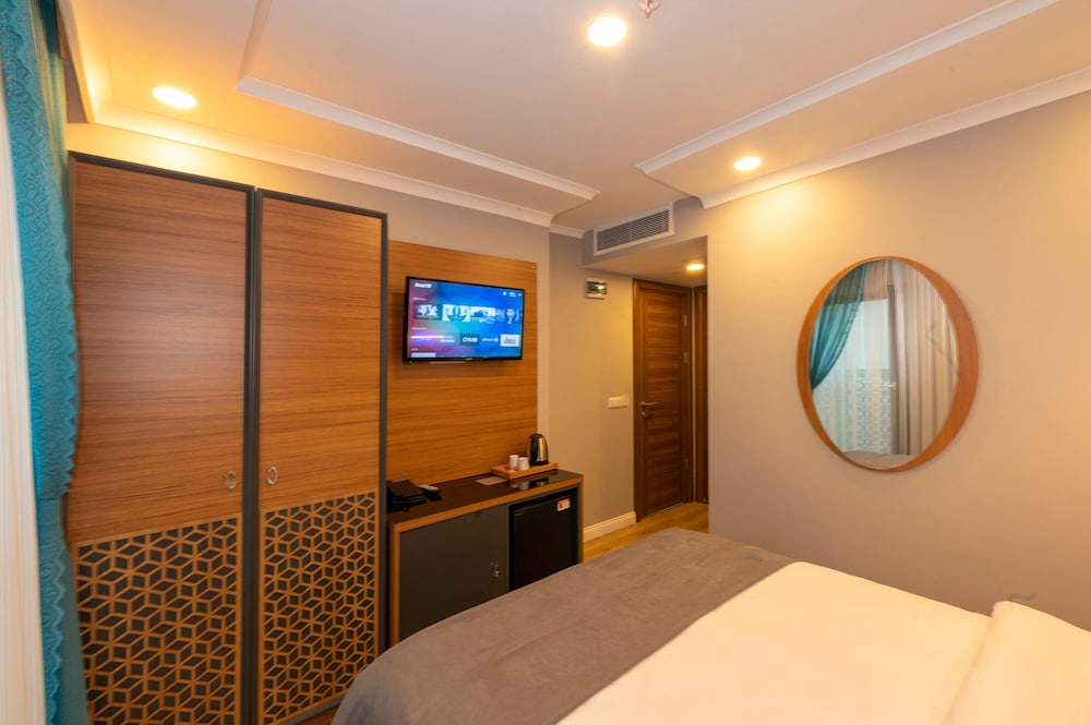Deluxe Double Room Single Use photo 3
