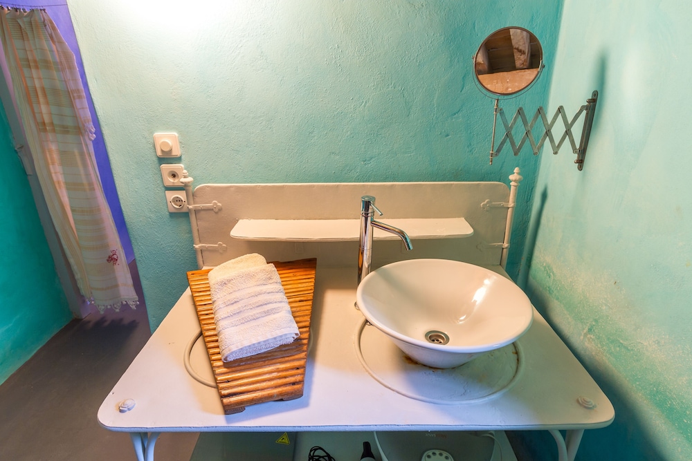 Traditional Suite, 1 Bedroom, Ground Floor (Lilac) photo 2