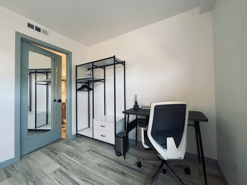 Condo, 1 Queen Bed with Sofa bed