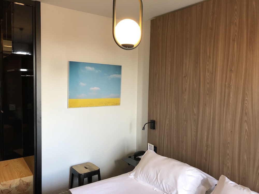 Executive Room, 1 Queen Bed, Non Smoking - Photo 13