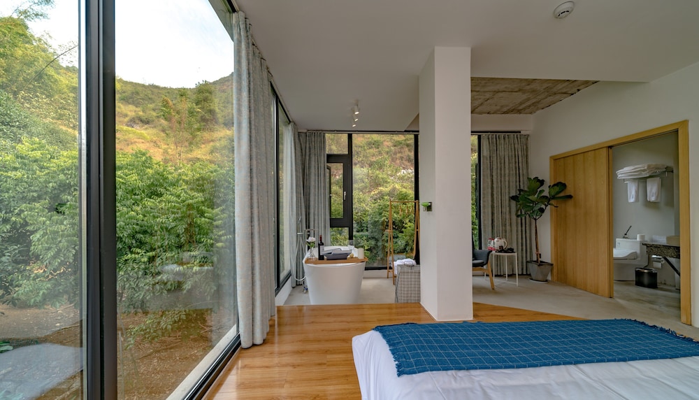Double or Twin Room, Hill View