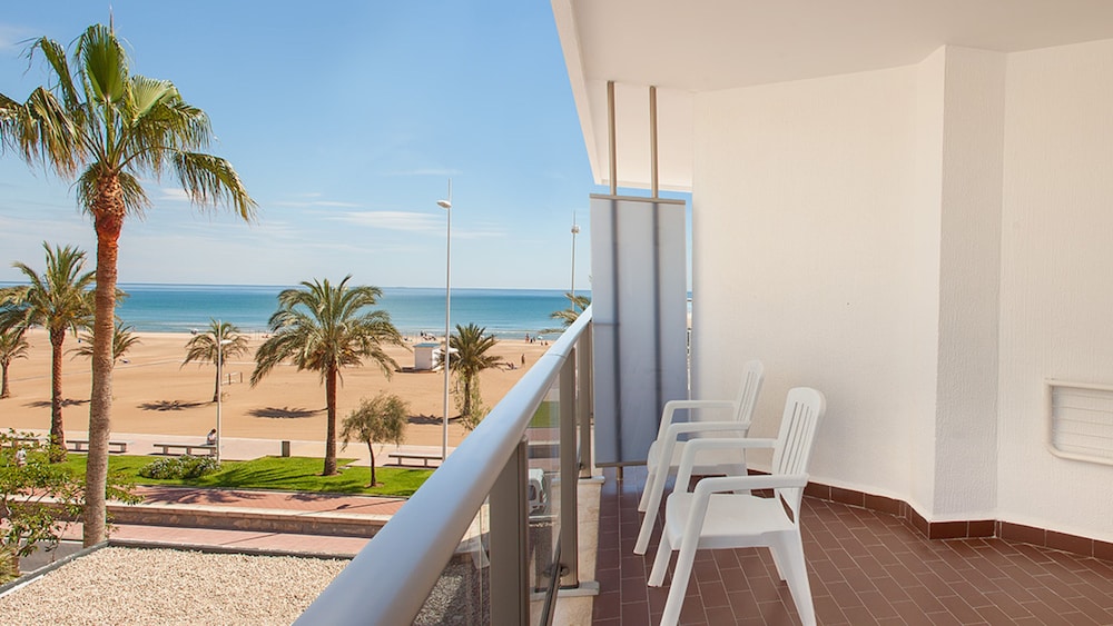 Habitación Doble, Terraza, Vista Parcial al Mar (2 Adultos)